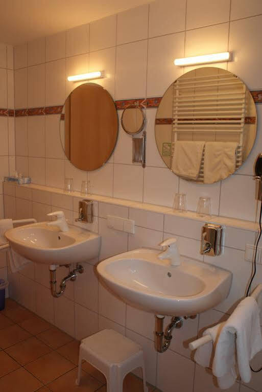 Autenrieder Brauereigasthof Ichenhausen Exteriér fotografie